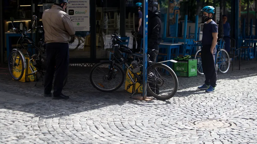 AFACERE. Câți bani se câștigă, de fapt, la Foodpanda. Ce salariu iau curierii pe bicicletă și cei care fac delivery cu propria mașină