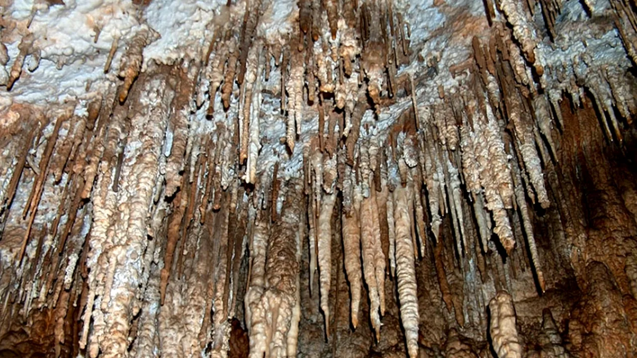 Descoperire misterioasă într-o peșteră din România