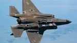 Demonstrație de forță. Un avion american F-35B a lansat, simultan, 8 bombe inteligente ghidate StormBreaker împotriva unor ținte multiple