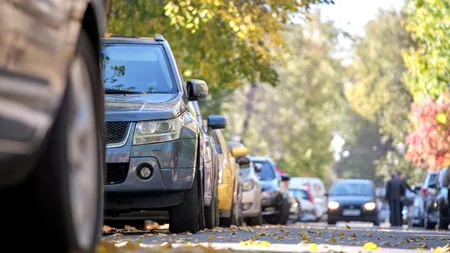Greșeala pe care o pot face șoferii când virează la stânga pe o stradă cu sens unic. Cum se efectuează corect manevra