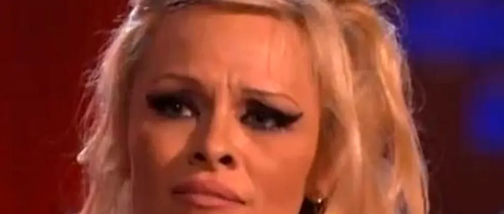 Pamela Anderson divorțează pentru a treia oară de Rick Solomon