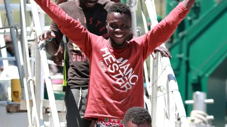 Record de imigranți în națiunile dezvoltate, în contextul lipsei de personal și pe fondul tensiunilor internaționale