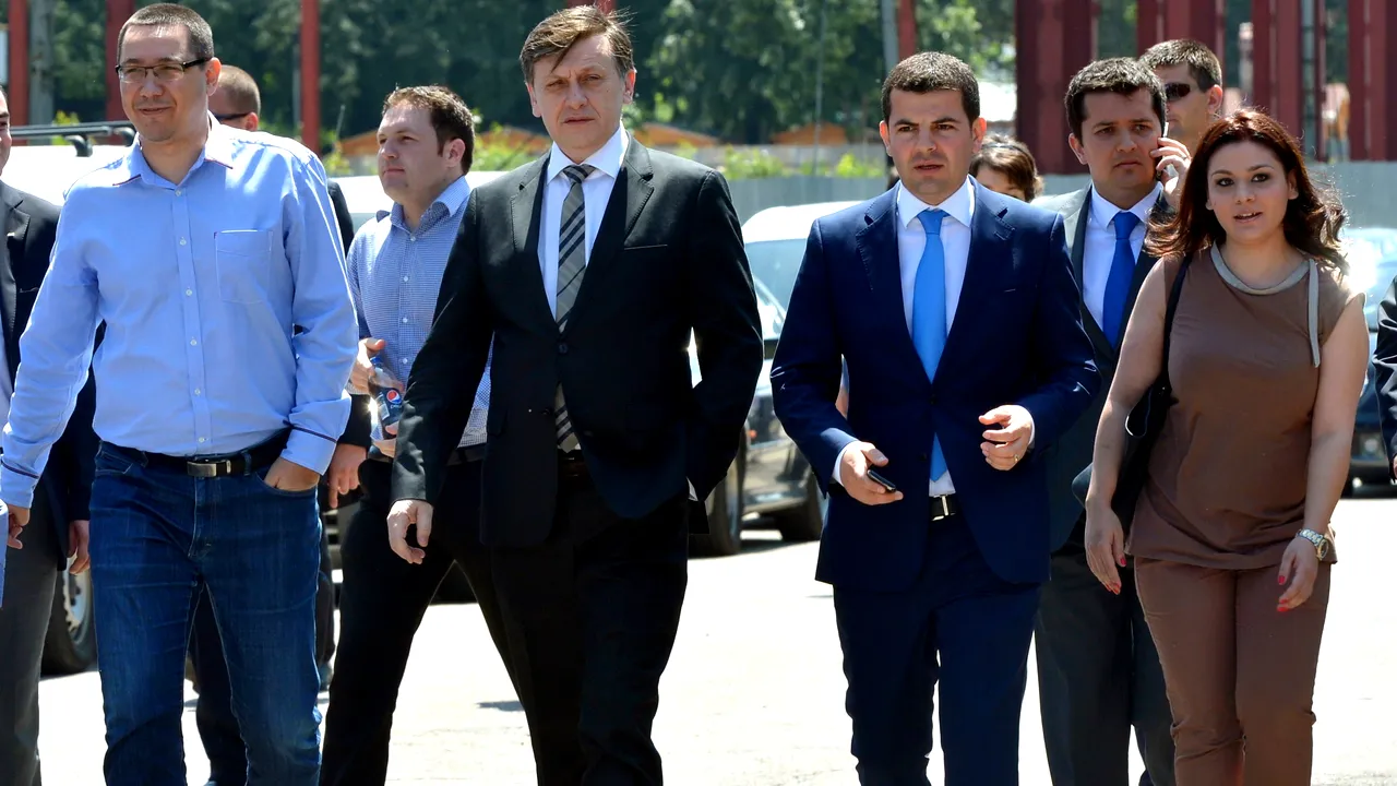 Ca Năstase. Priviți cu atenție această imagine surprinsă în weekend. Surpriza e la Crin Antonescu!