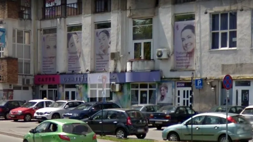 O femeie este acuzată că murdărește cu materii fecale ușile mașinilor din Cluj - FOTO