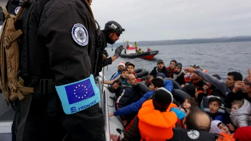 Premierul Cehiei cere suplimentarea efectivelor Frontex: Avem nevoie de 10.000 de oameni ca să ne apere frontierele