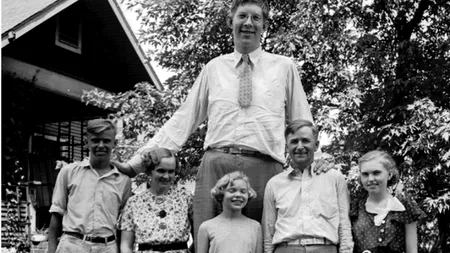 Povestea celui mai înalt bărbat din lume. De ce a murit la numai 22 de ani