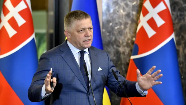 Robert Fico, premierul Slovaciei, acuză „șoimii războiului” că pregătesc declanșarea WW3. „Ne confruntăm cu un pericol mortal”