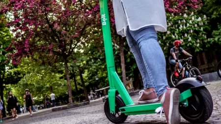 Trotinetele electrice de închiriat, INTERZISE într-un oraș de pe litoralul românesc. Ce motive a invocat primăria
