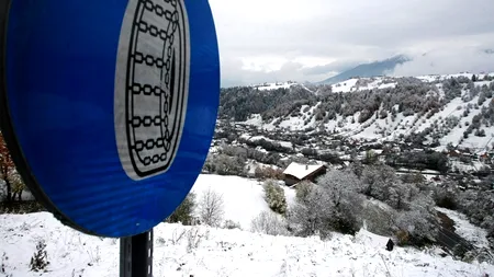 Brașov: Trafic restricționat pe DN1, din cauza zăpezii, pentru mașinile fără cauciucuri de iarnă