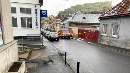 O avarie la rețeaua de distribuție electrică a produs panică pe o stradă din centrul Brașovului