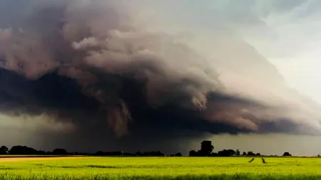 Care este legătura dintre schimbările climatice și fenomenele meteorologice extreme