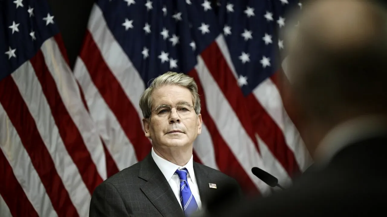 Secretarul american al Trezoreriei a avertizat China cu privire la impunerea unor eventuale TARIFE dacă va  continua să achiziționeze petrol rusesc