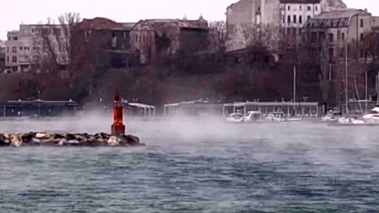 Fierbe Marea Neagră ca în mijlocul verii. Cum va fi afectată România și care este explicația acestui fenomen ciudat