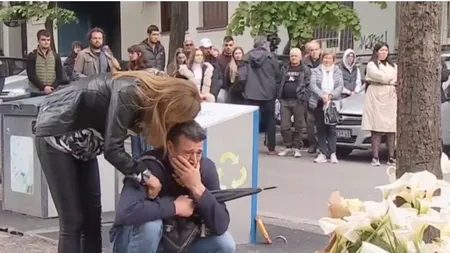 Dragan Kobiljski, antrenorul sârb al echipei SCM Zalău, în lacrimi la școala unde și-a pierdut fiica în masacrul produs de un elev în vârstă de 13 ani