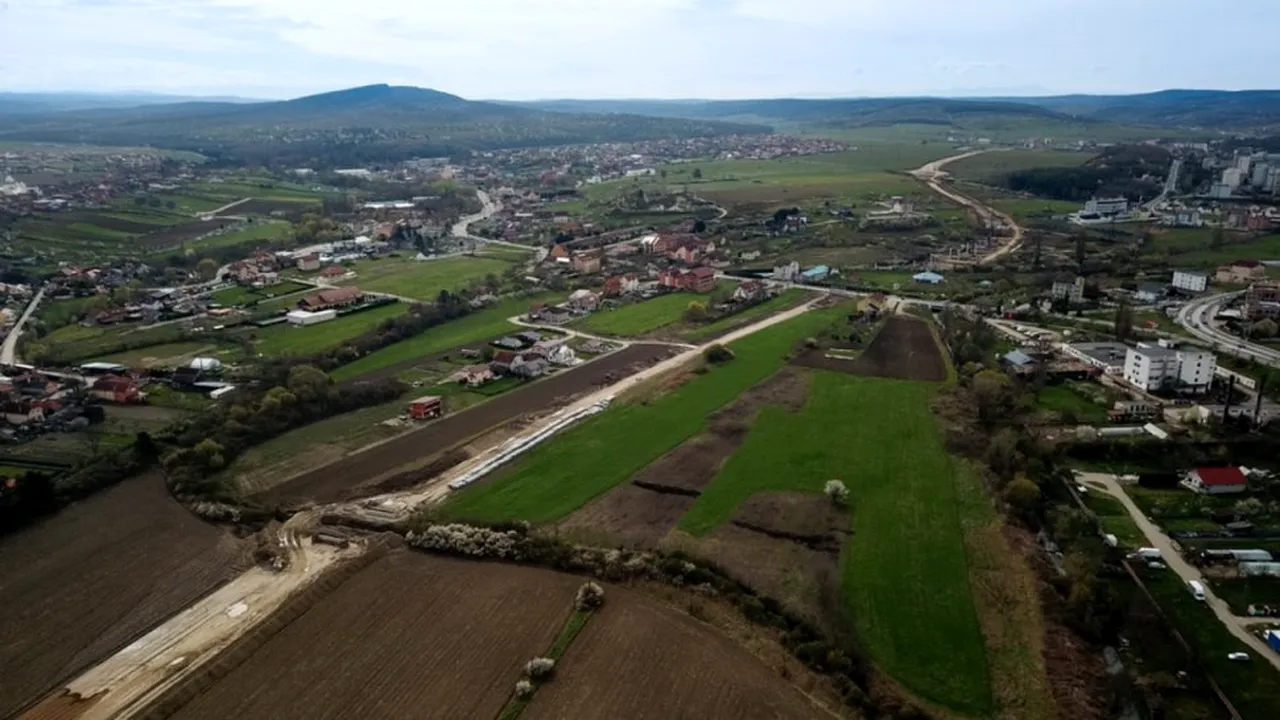 Teren gratuit pentru construcția unei CASE. Locul din România în care primăria oferă loc de casă tinerilor