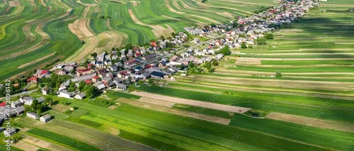 FOTO. Satul în care toți cei 6.000 de locuitori trăiesc pe aceeași stradă