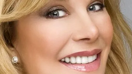 Povestea top-modelului de 58 de ani, obsedat de Photoshop. 