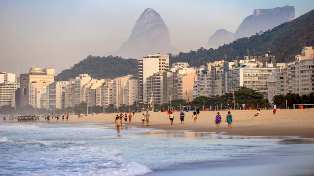 VIRAL. Ce țară produce furtună de praf pentru a-și ține cetățenii în case (VIDEO)