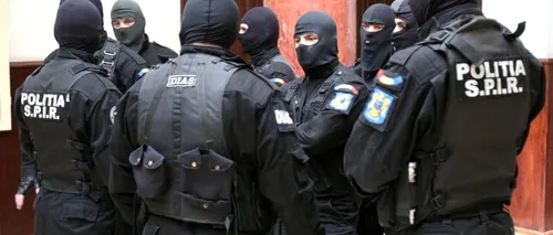 Polițiștii au reținut șase bărbați implicați în ultimul SCANDAL de la Craiova / Luptător din trupele speciale, rupt pe genunchi într-un club de noapte