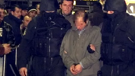 SPIONAJ ECONOMIC. Procurorii au prins un posibil spion rus pe Aeroportul Otopeni, cu HĂRȚI privind zăcămintele de CUPRU