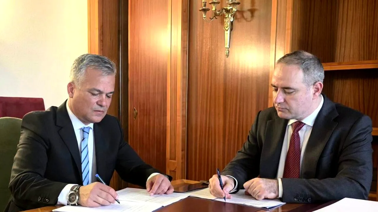 Adrian Veştea îl reconfirmă pe Alexandru Nazare în funcţia de ministru de Finanţe şi dă ca sigur votul de învestitură din parlament