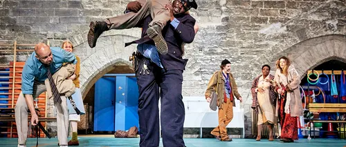 Festivalul de Teatru de la Avignon beneficiază de măsuri extraordinare de securitate, după mai multe zile de proteste violente în Franţa