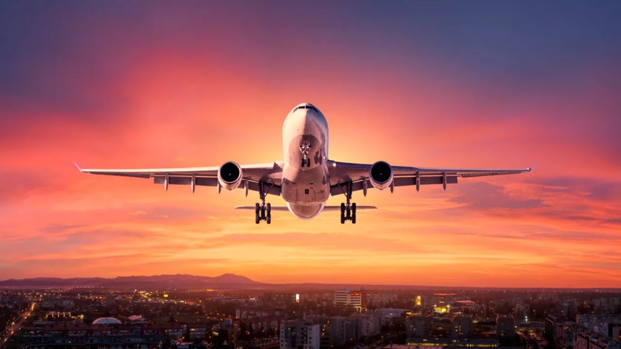 Care este cel mai lung zbor fără escală din lume. Pasagerii sunt legați cu centura de siguranță timp de 22 de ore