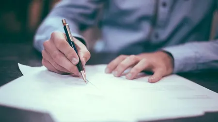 DECIZIE. Elevii din clasele a VIII-a și a XII-a revin la școală între 2 și 12 iunie pentru pregătirea examenelor