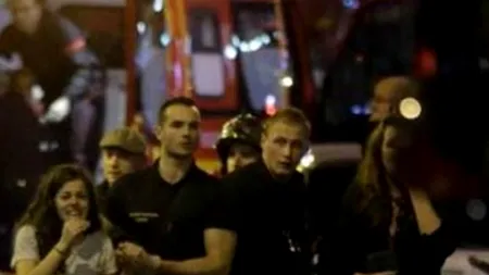 Momentul în care teroriștii au început să tragă în Bataclan, surprins de un spectator din sală