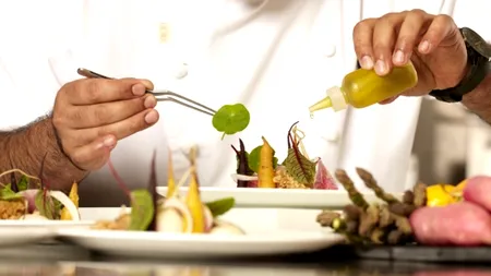 Un chef s-a făcut „femeie de serviciu