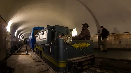 Cum arată Novoafonskaia, peștera în care există o linie de metrou. GALERIE FOTO