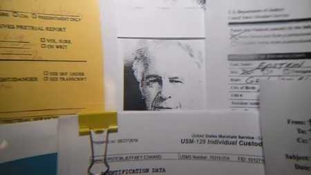 Departamentul de Justiție al SUA reanalizează dosarul Epstein, după acuzația gravă că ar fi ascuns documente care îl menționează explicit pe Trump