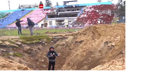 Bombă de 500 kg, aruncată din avion pe stadionul din Cernihiv. Orașul din Ucraina, transformat într-o ruină