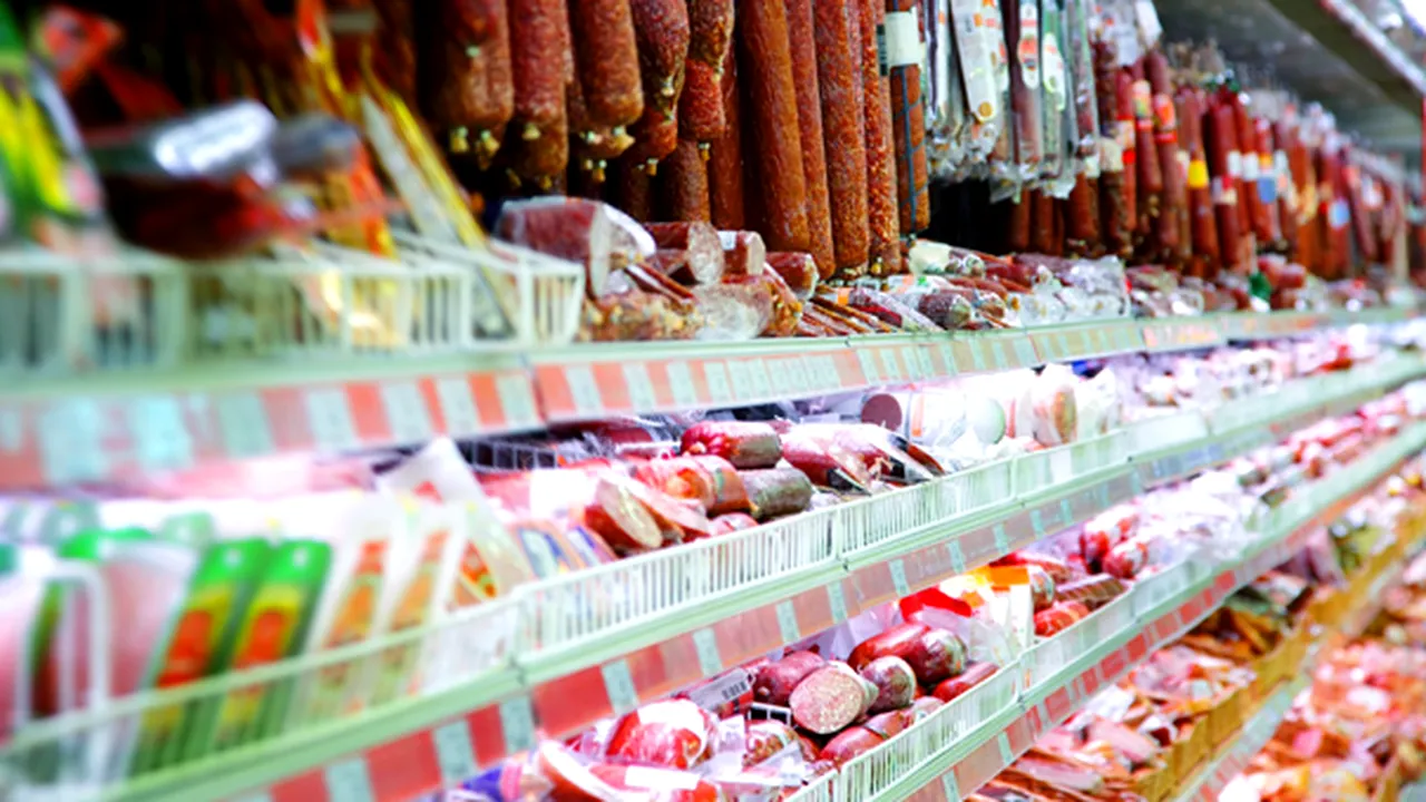 Tranzacție GIGANT pe piața alimentelor. Unul dintre cei mai cunoscuți producători de mezeluri, vândut către un grup mexican