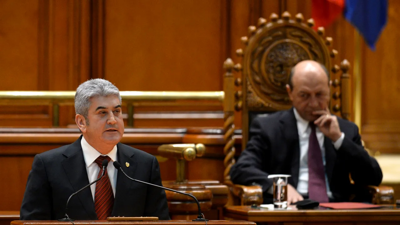 Băsescu sare în apărarea lui Oprea: 