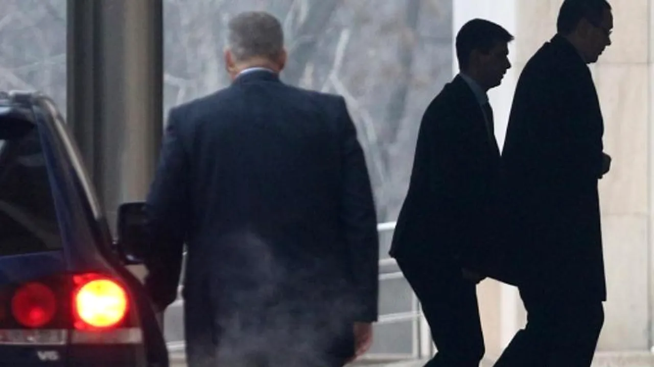 Vizită surpriză la Guvern. Primul lider internațional care se întâlnește cu Ponta după pierderea alegerilor
