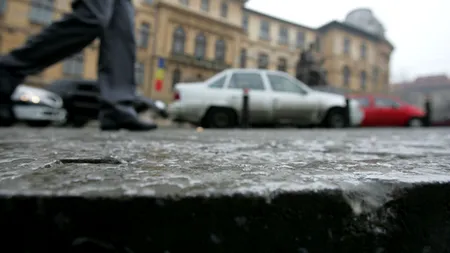 VREMEA. Ninsori, polei și vânt puternic în aproape toată țara, de duminică până luni
