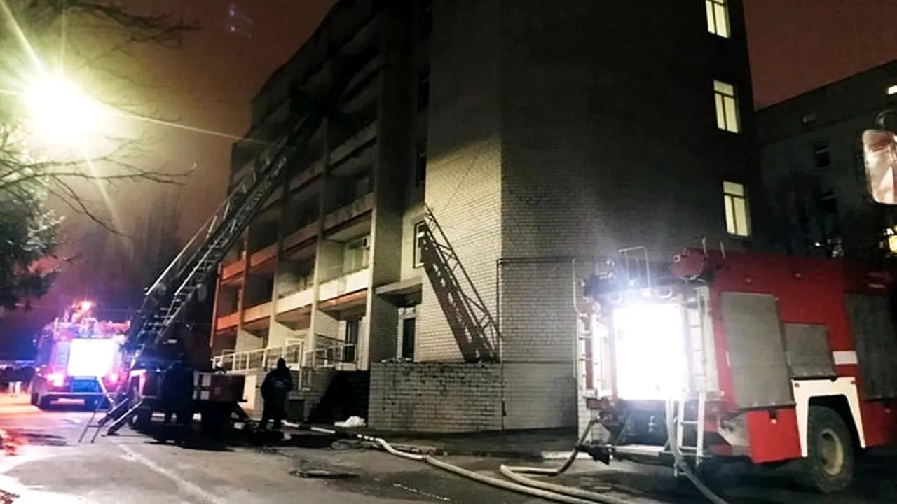 Trei pacienți de la ATI și un doctor au murit într-un incendiu dintr-un spital Covid din Ucraina