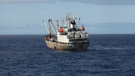 Naufragiu în Marea Chinei de Est! Cel puțin 18 marinari sunt dați dispăruți după ce nava pe care se aflau s-a scufundat