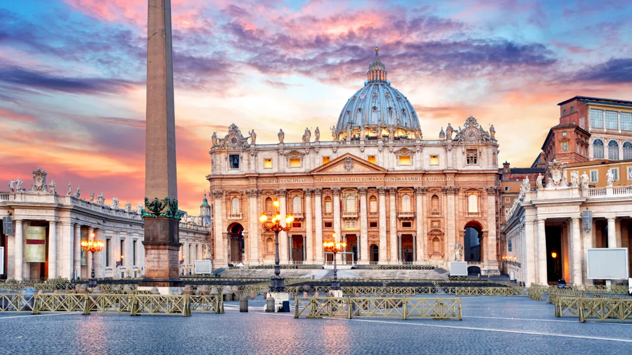 Cel mai căutat fugar din SUA a fost prins la Vatican. Venea din Republica Moldova și avea trei cuțite la el