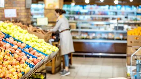 Ce reacție a avut un român stabilit în Suedia de 50 de ani, când a văzut prețurile magazinelor din România