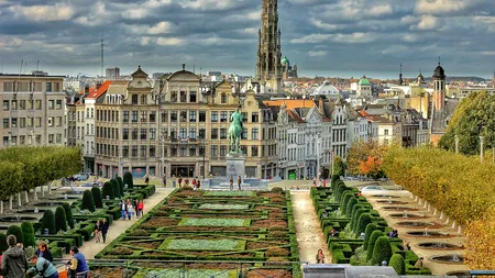 O mamă din Belgia a fost omorâtă în timp ce se plimba pe stradă cu bebelușul în cărucior