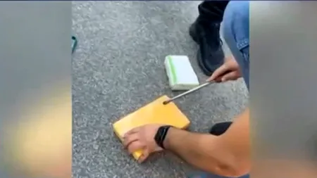 Român prins în timp ce transporta droguri în mașină, pe o autostradă de lângă Roma. Unde erau ascunse și ce le-a atras atenția carabinierilor