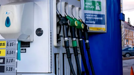 Benzina și motorina s-au scumpit din nou, miercuri. Cât plătesc șoferii la pompă