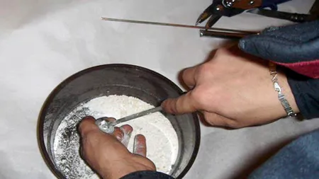 Bărbat prins cu 5,5 kilograme de cocaină, amfetamine și hașiș pe care urma să le vândă