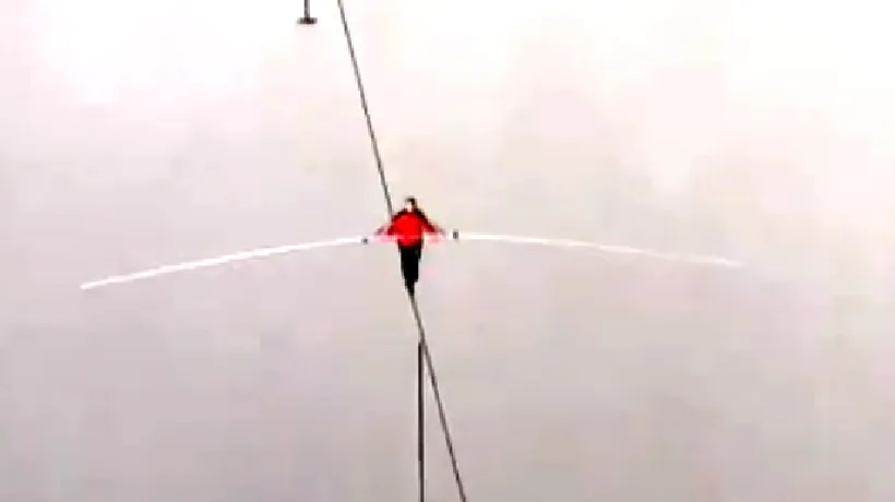 VIDEO - Nik Wallenda, regele mersului pe sârmă, A TRAVERSAT CASCADA NIAGARA