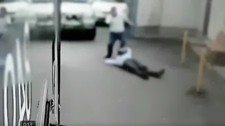 Un polițist din Brașov a bătut crunt un șofer de autobuz. Totul ar fi început de la un scandal în trafic - VIDEO