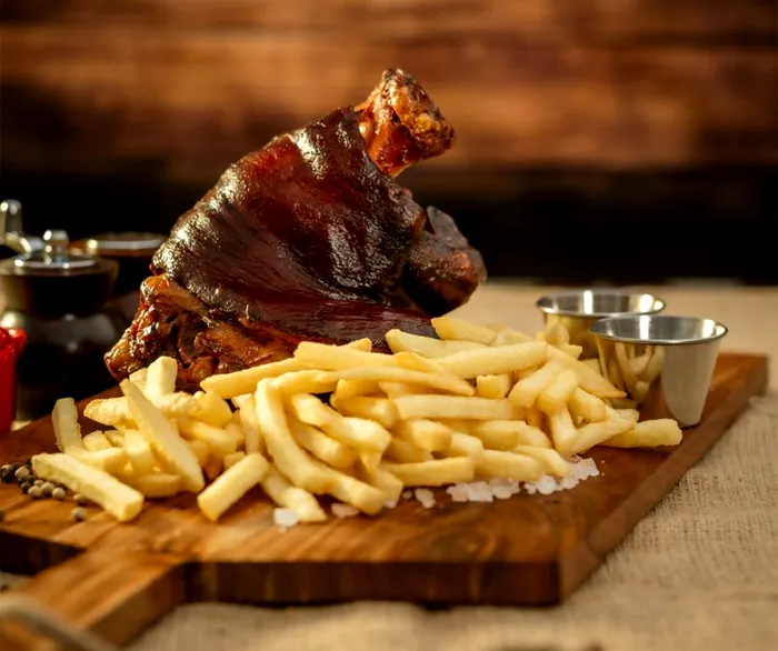 Ideea genială cu care acest bărbat din Iași s-a îmbogățit. Ce vinde la fast food-ul lui. Nu mai există așa ceva!