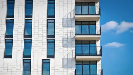 Un bloc a fost construit din greșeală, în Pitești. Cum a reușit constructorul să evite explicațiile