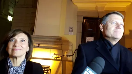 Soții Iohannis participă la slujba de Înviere de la Biserica Catolică din Sibiu